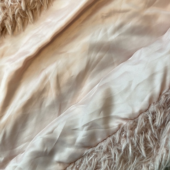 Design Lab Lord & Taylor Pink Faux Sherpa Fur Vest Gillet for Women - Picture 4 of 5